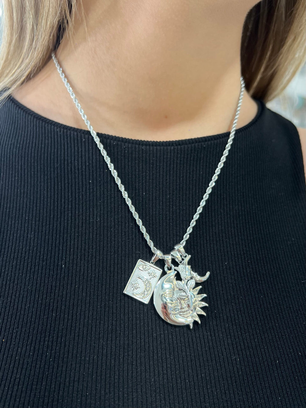 Collana moon image 1