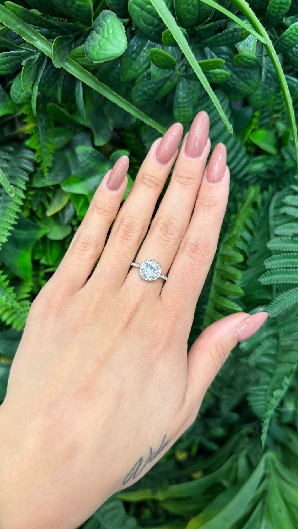 Anello solitario tondo