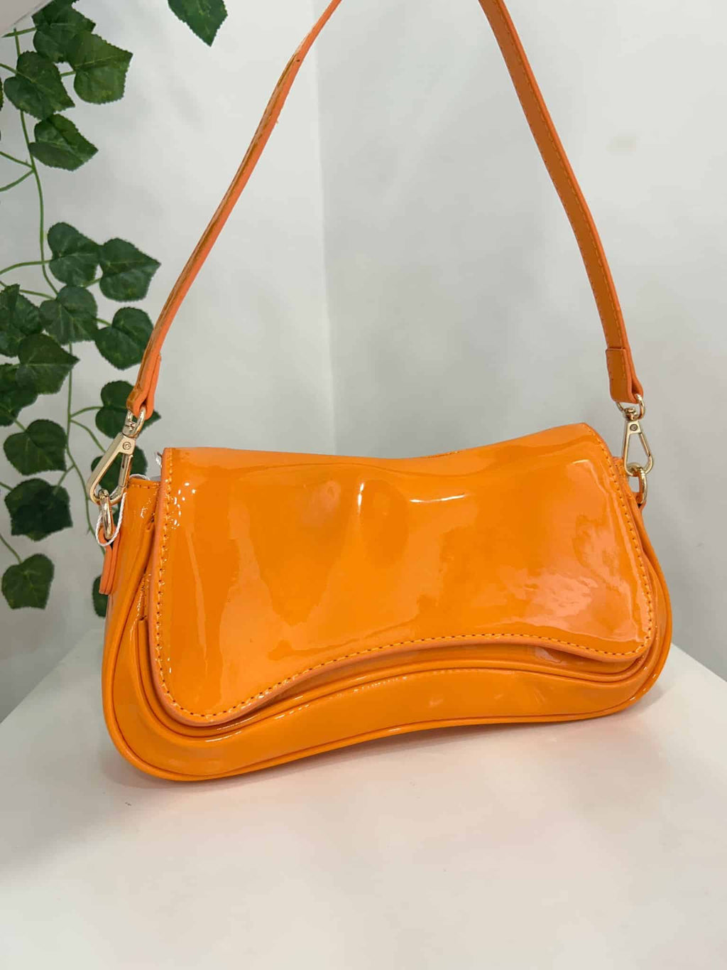 Borsa vibe image 3